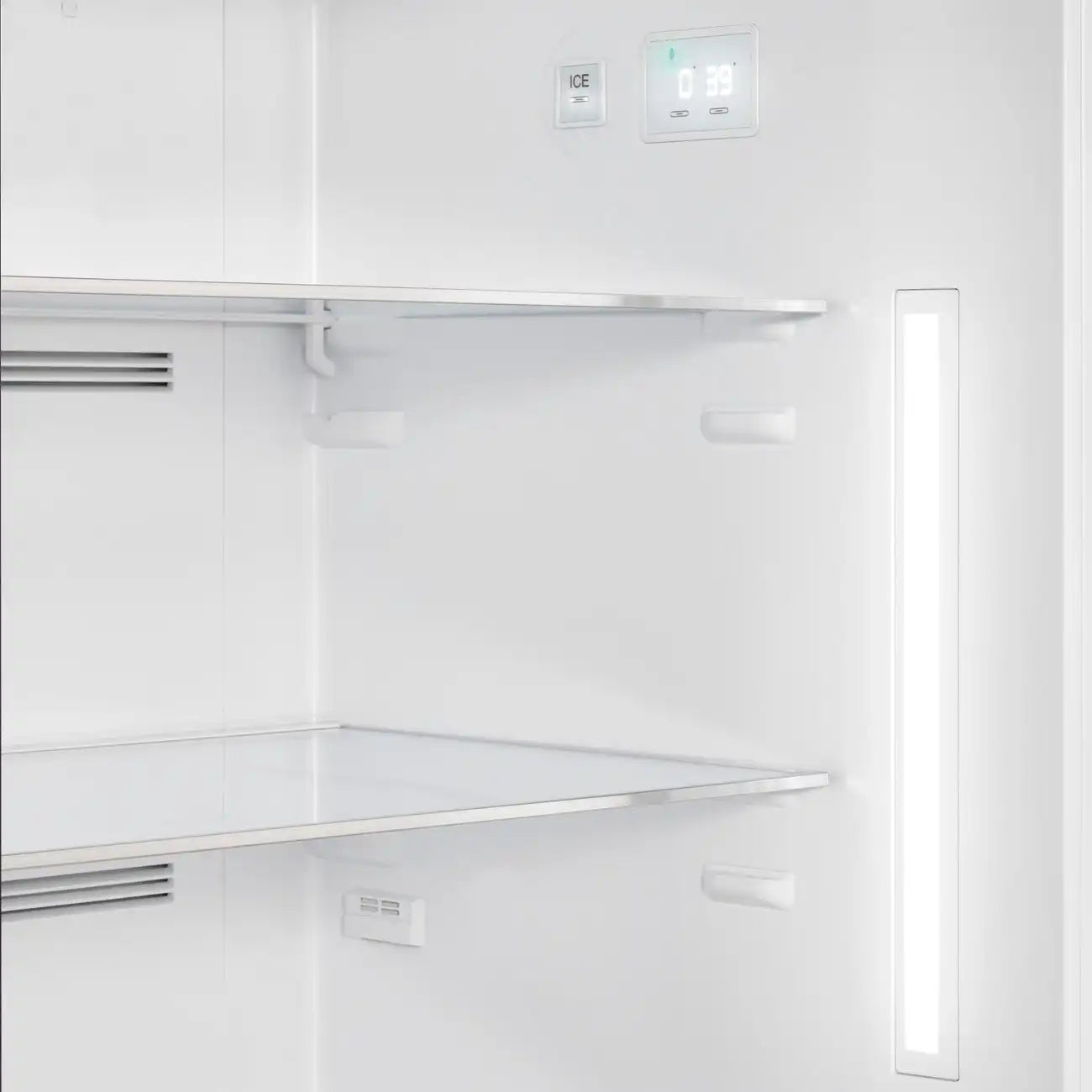 Retro-Style Refrigerator (19.3 cu ft, Right Hinge) - Cream